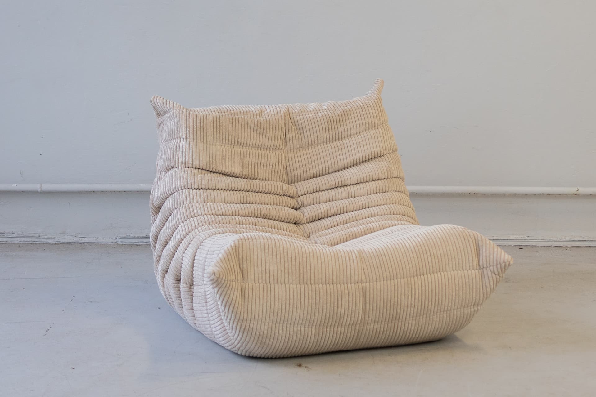 Fotel wypoczynkowy Togo, cord beżowy - 165241