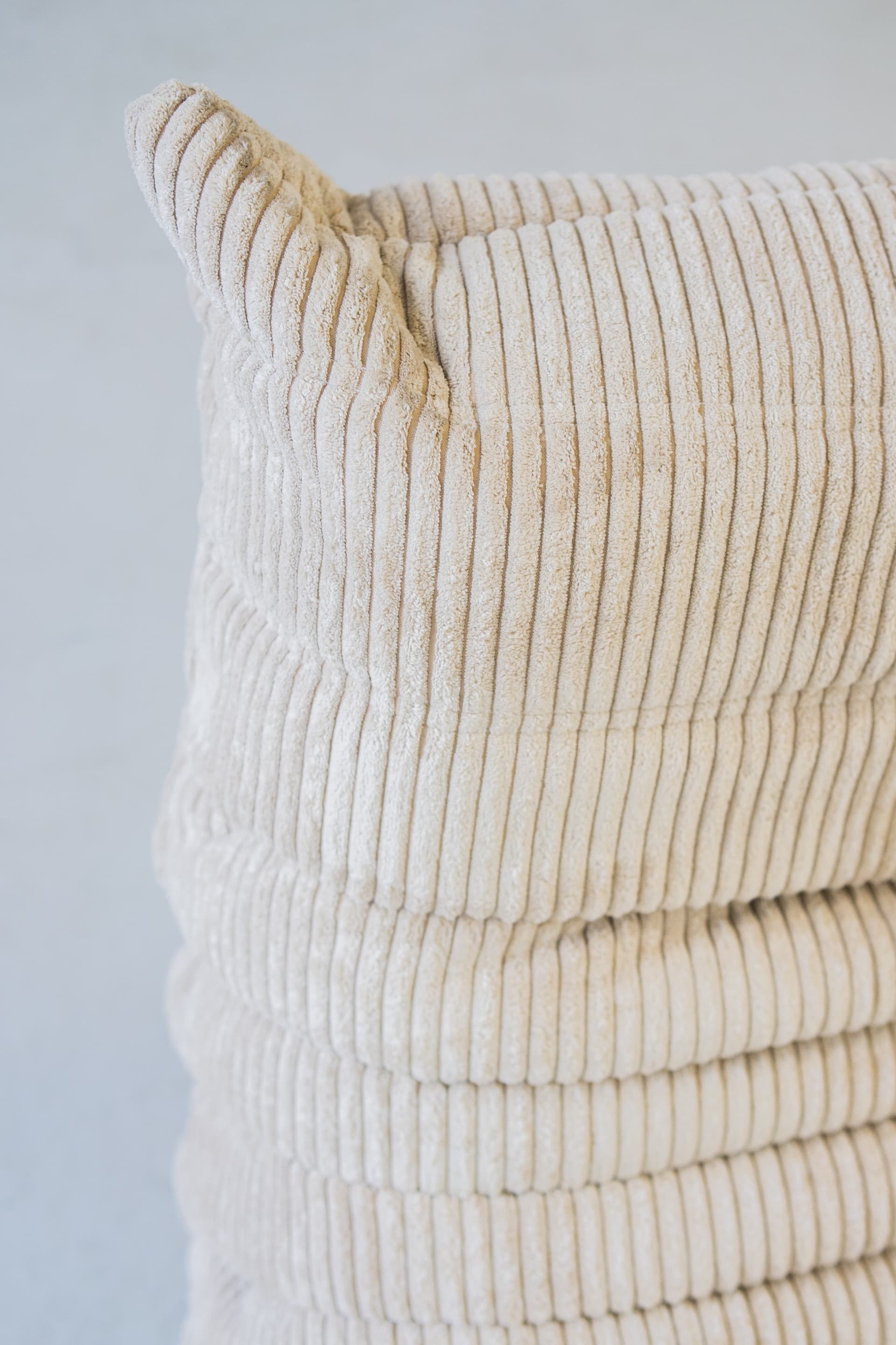 Fotel wypoczynkowy Togo, cord beżowy - 165247