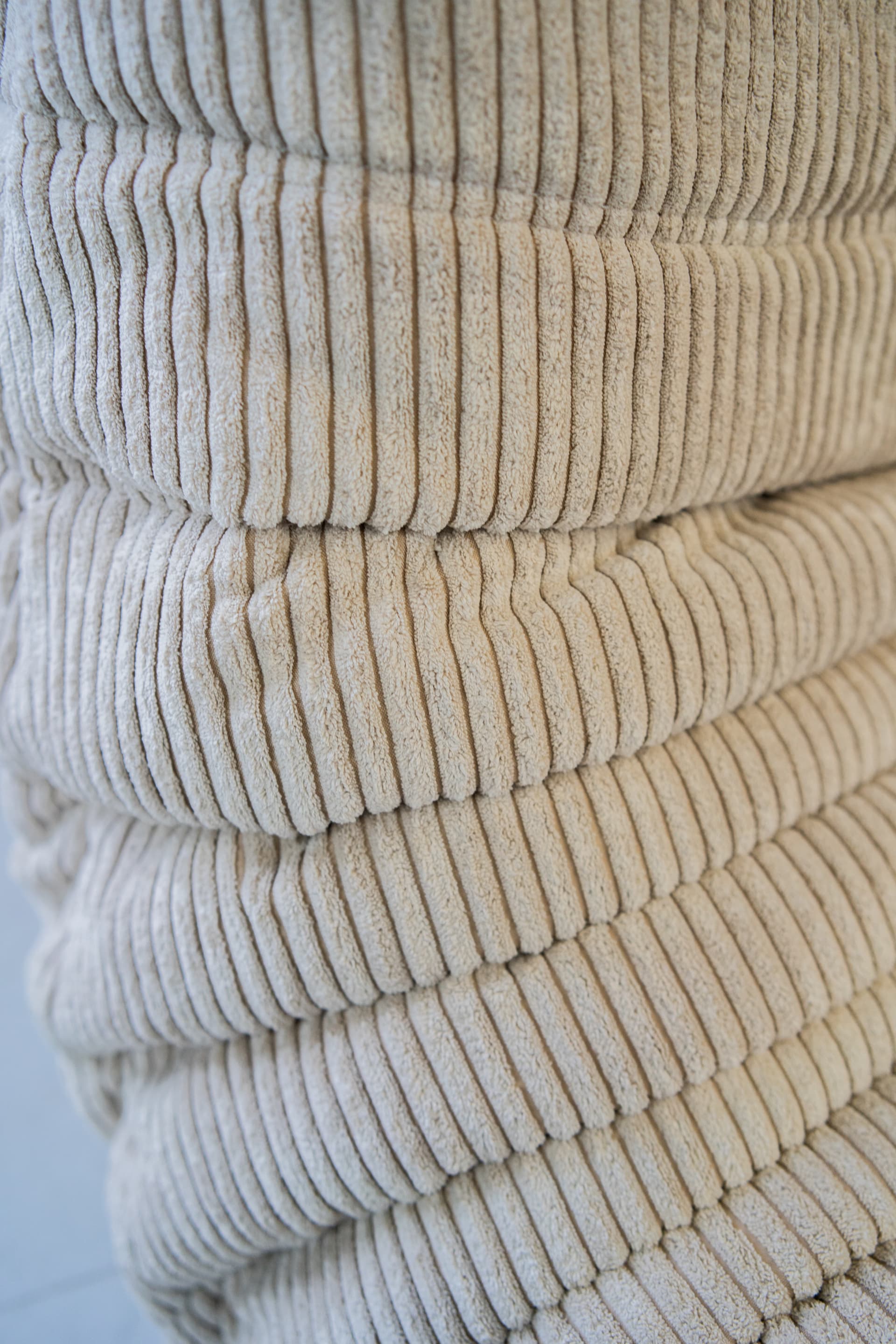 Fotel wypoczynkowy Togo, cord beżowy - 165232