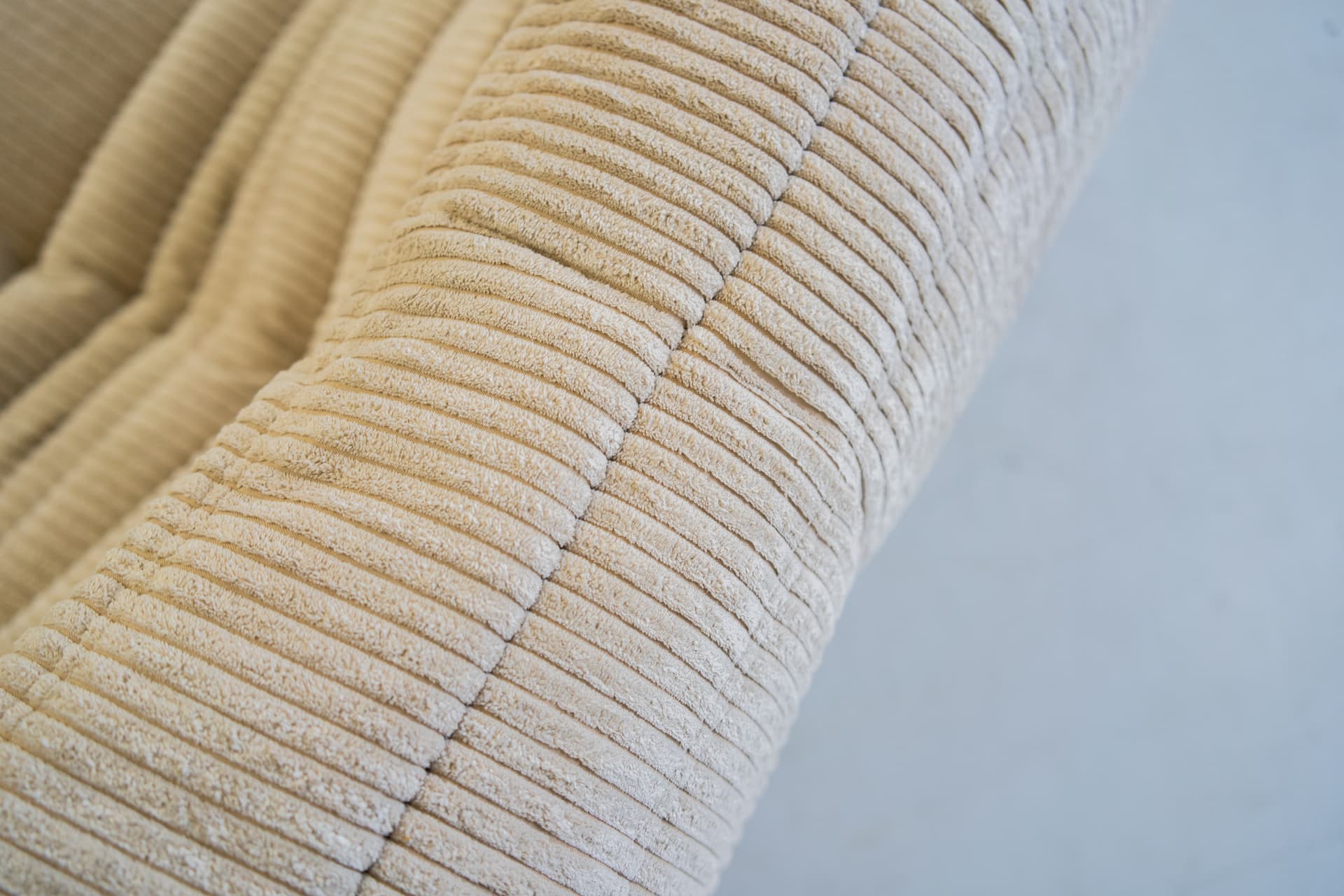 Fotel wypoczynkowy Togo, cord beżowy - 165233