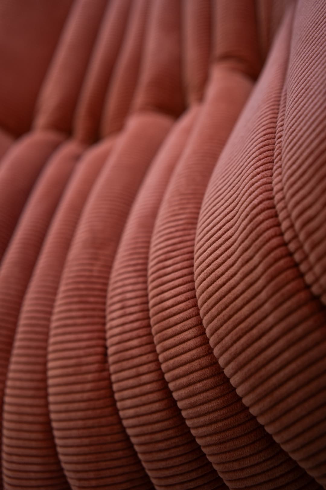 Sofa Togo dwuosobowa, cord coral - 166509